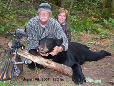 Bill Lange 08/19/07, 332 lb. bear (click to enlarge)