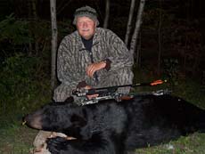 Bill Lange 08/24/06, 306 lb. bear (click to enlarge)